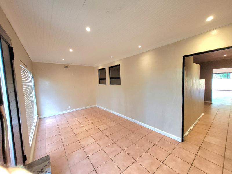 6 Bedroom Property for Sale in Stellenberg Western Cape